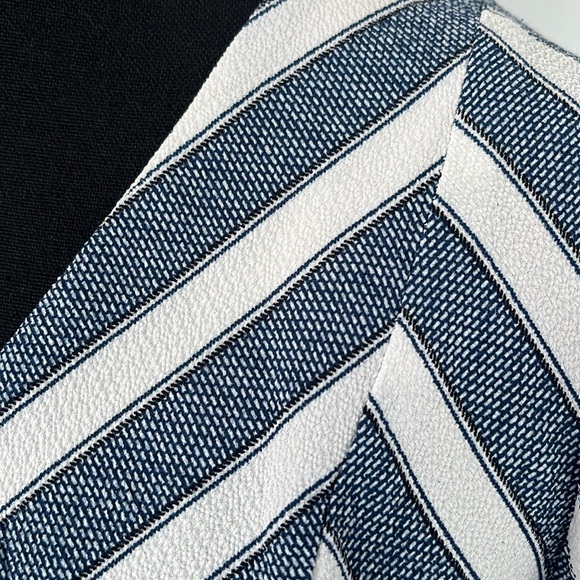 Ladies Blue White Blouse - Picture 2 of 7